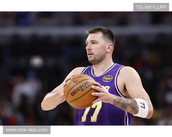 东契奇主导挡拆战术，改变对手防守布局