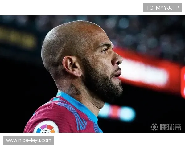 特里与阿尔维斯防守覆盖偏移及体系依赖差异