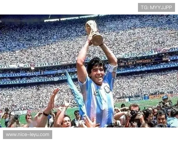 梅西与马拉多纳国家队关键战表现及带队能力对比